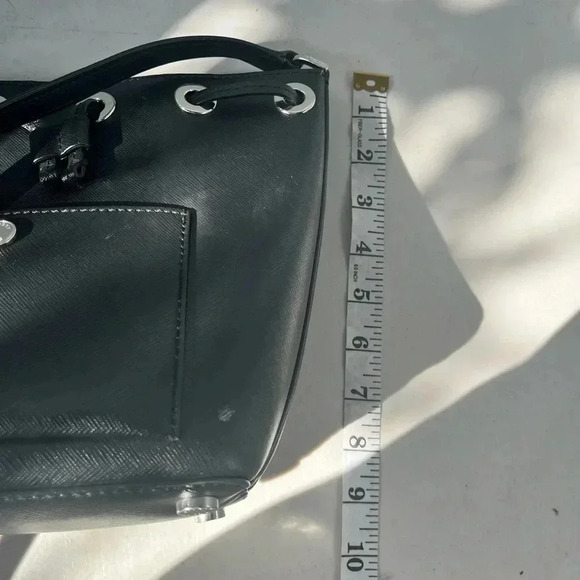 Michael Kors ,Greenwich Medium Bucket Leather Bag - Picture 7 of 7